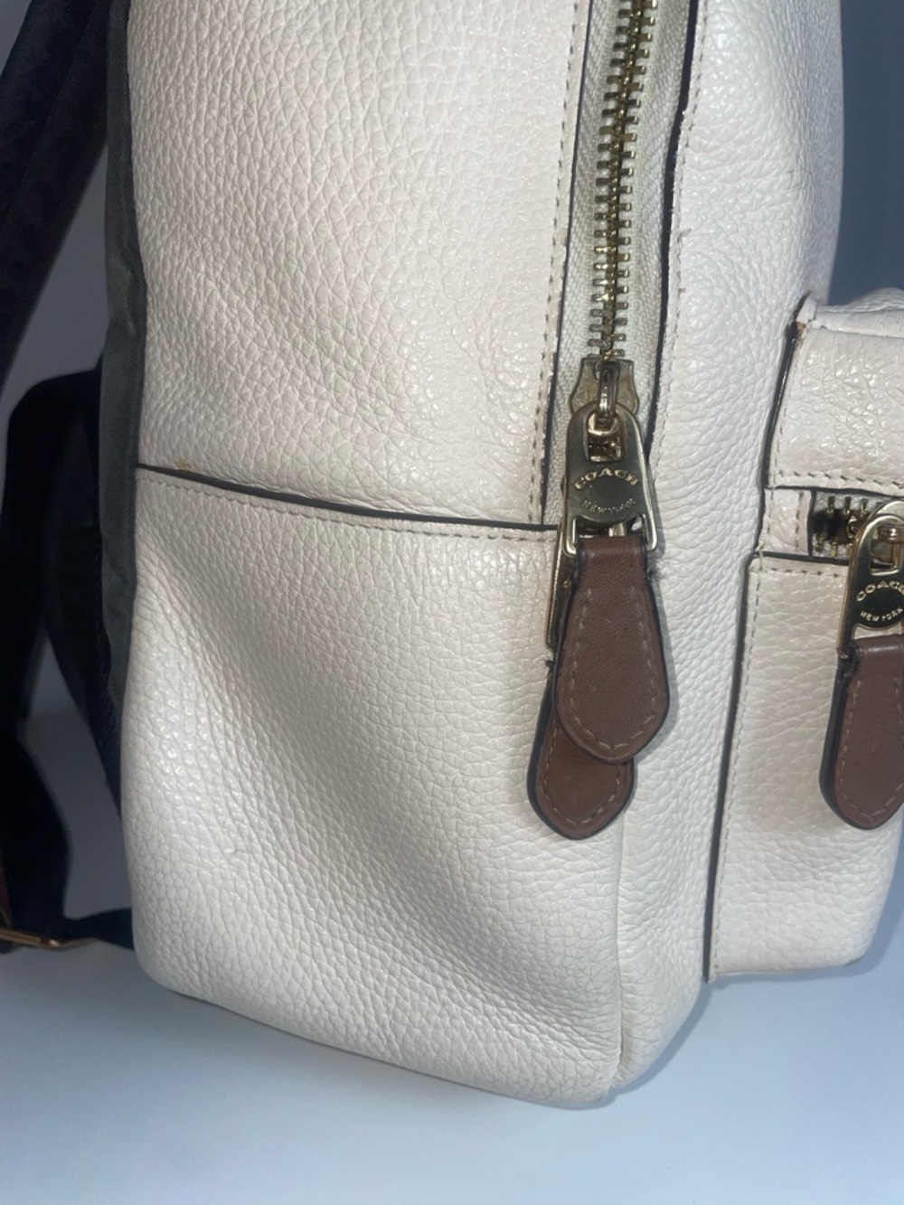 Coach Limited Edition Vandal Gummy Bear Backpack - Picture 4 of 12